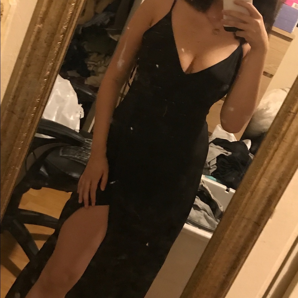 deep v black maxi dress with slit